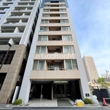 クリストファーヒルズ