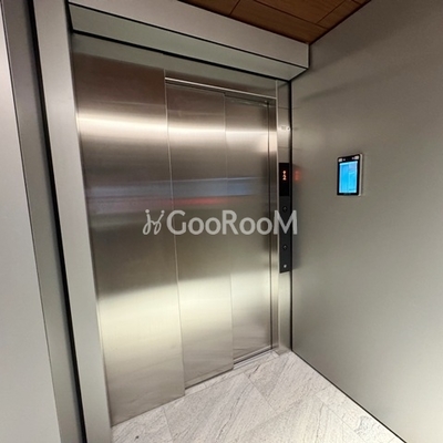 
						アイフラット渋谷西原 エレベーターホール