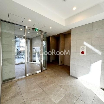 
						駒場ウエスト エントランス