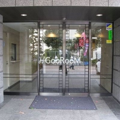 
						コスモ白金シティフォルム 入口