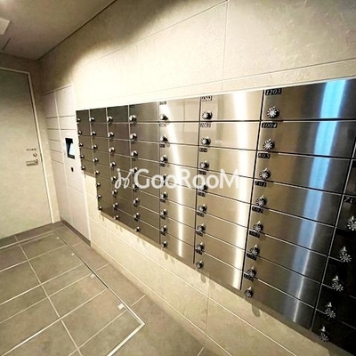 
						ラテスト白金台 郵便受け