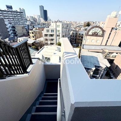 
						ジオエント新中野 非常階段