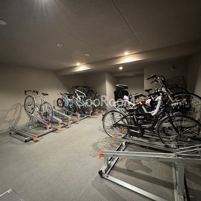 
						ジオ高輪　駐輪場