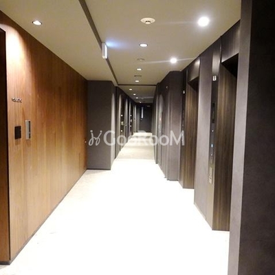 
						レフィールオーブ代々木 廊下