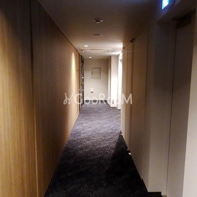 
						レフィールオーブ代々木 内廊下