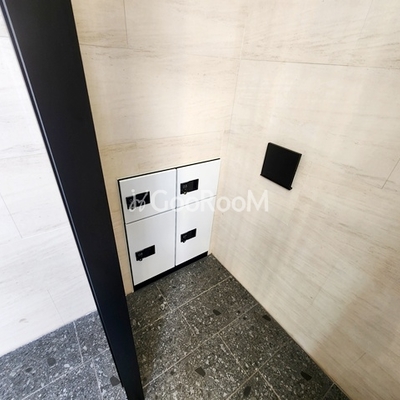 
						クレアーレ上目黒諏訪山  宅配ボックス