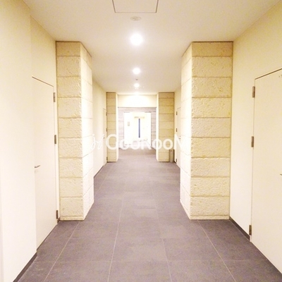 
						プレノ清澄庭園  内廊下