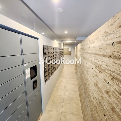 
						ラクレイス横濱関内 宅配BOX2