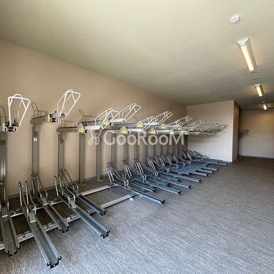 
						アルブルちとせ尾久駅前 駐輪場