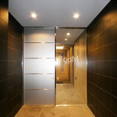 
						レジデンス神谷Ｃ エントランス