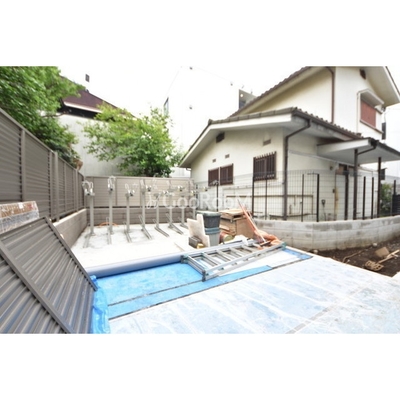 
						グランパセオ祐天寺ウエスト 駐輪場