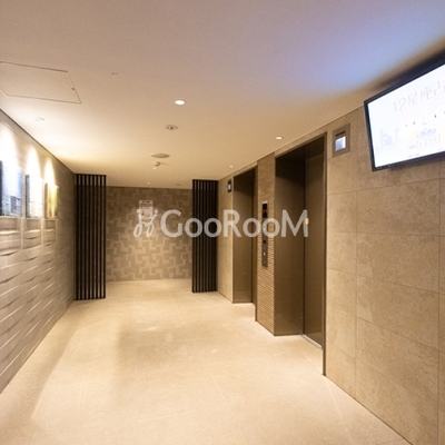 
						エレベーターホール