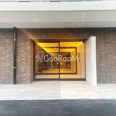 
						コンフォリア・リヴ豊洲キャナル　入口