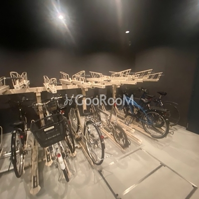 
						二フィット日本橋横山町 駐輪場