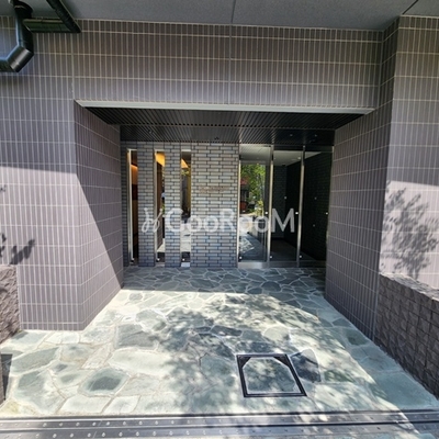 
						ザ・パークハビオ中野新橋 入口