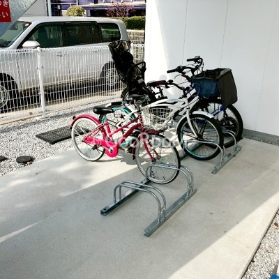 
						品川港南テラス 駐輪場