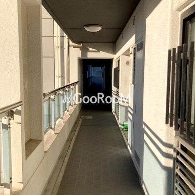 
						レジディア芝浦 廊下