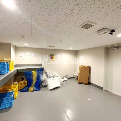 
						ロイジェントパークス西馬込 ごみ置き場