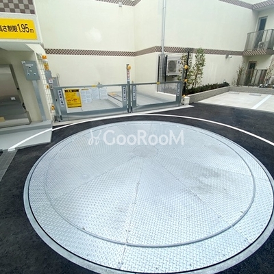 
						クラリティア横浜反町　駐車場1