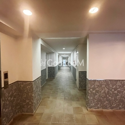 
						ファーストアパートメンツ三田 廊下