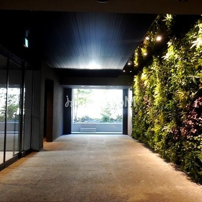 
						レフィールオーブ代々木 ロビー