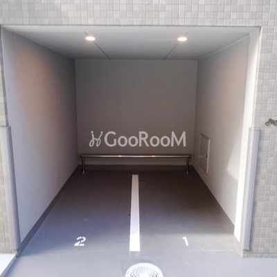 
						レフィールオーブ代々木 バイク置場