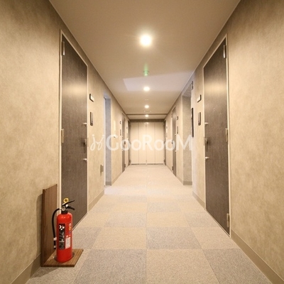 
						プレール・ドゥーク赤塚 内廊下　