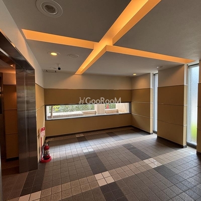 
						ナナアーク千石 ロビー