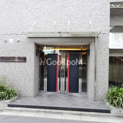 
						レジディア西新宿Ⅱ 入口