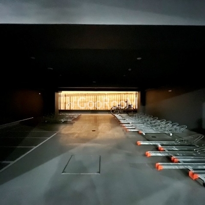 
						エレミ元蓮沼 駐輪場