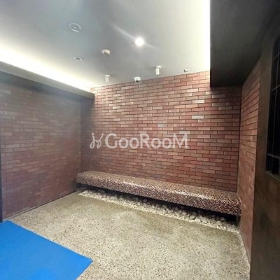 
						バルム下馬 エントランスホール