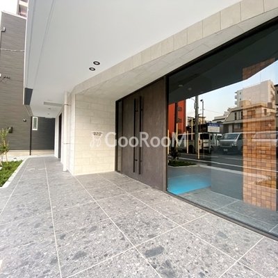 
						オープンブルーム入谷イースト エントランス