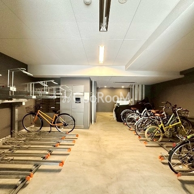 
						グランパセオ菊川　駐輪場1