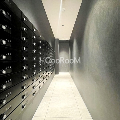 
						コンフォリア・リヴ豊洲キャナル 郵便受け