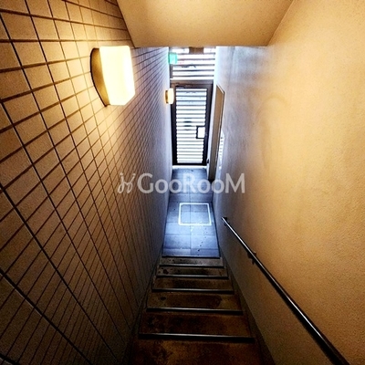 
						中目黒ウエスト 非常階段