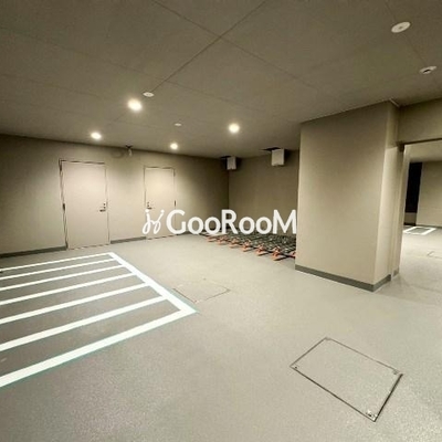 
						コンフォリア東上野 バイク置場