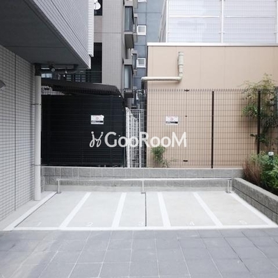 
						アーバンコア月島 駐車場