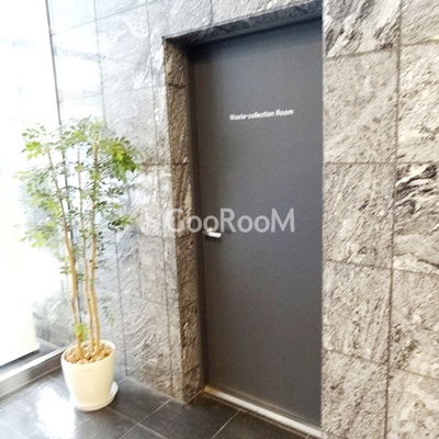 
						レジディア西麻布  サブエントランス