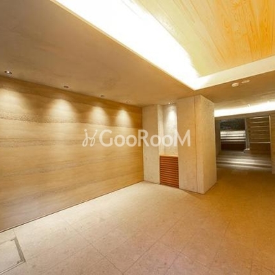 
						番町會所 エントランス1