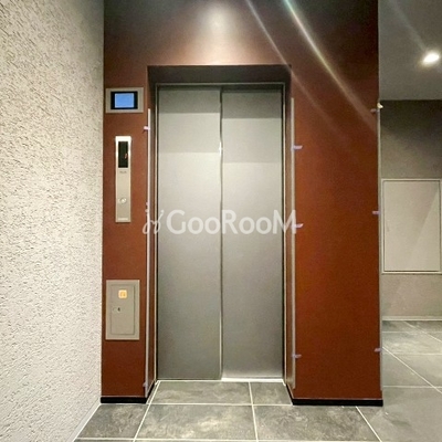 
						エレベーターホール