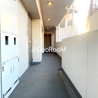 
						エスパローマ目白 廊下