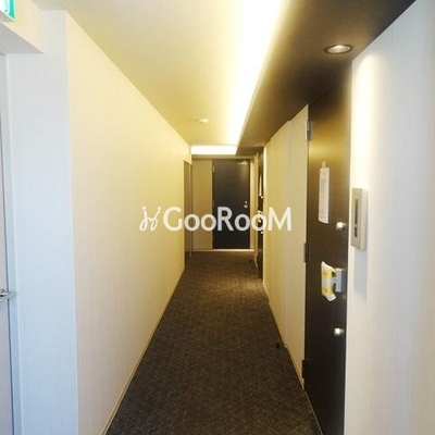 
						プラウドフラット両国イースト 内廊下