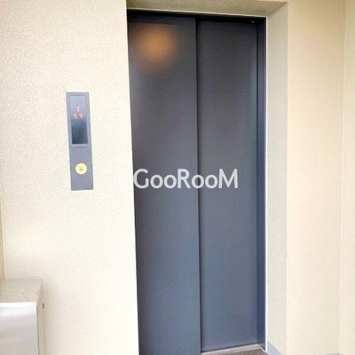 
						エレベーター