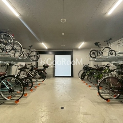 
						駐輪場
