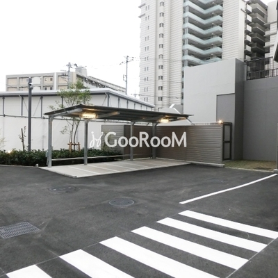 
						駐輪場