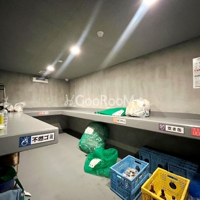 
						ゴミ置き場