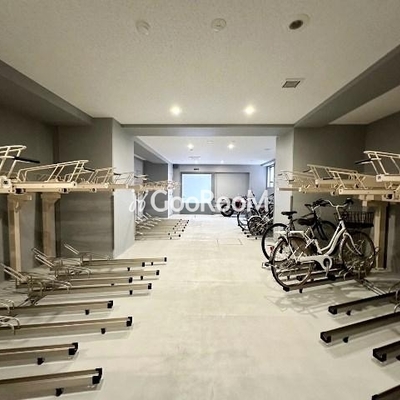 
						駐輪場