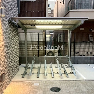 
						駐輪場2