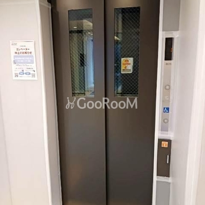 
						エレベーター