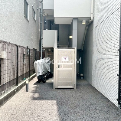 
						グランパセオ菊川　バイク置き場